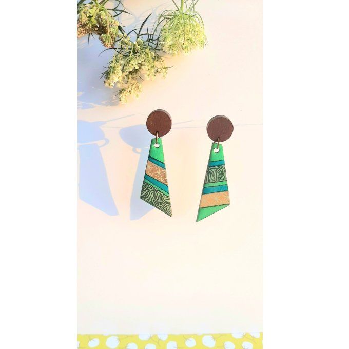 Boucles en bois peintes et papier